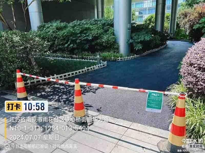 华为基地内部道路沥青路面施工实景(南京市科技园区道路)